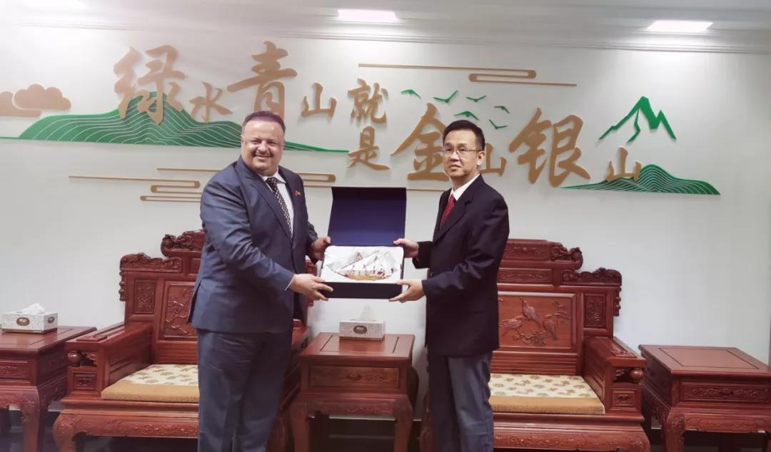 科威特駐廣州總領(lǐng)事來訪省林業(yè)局